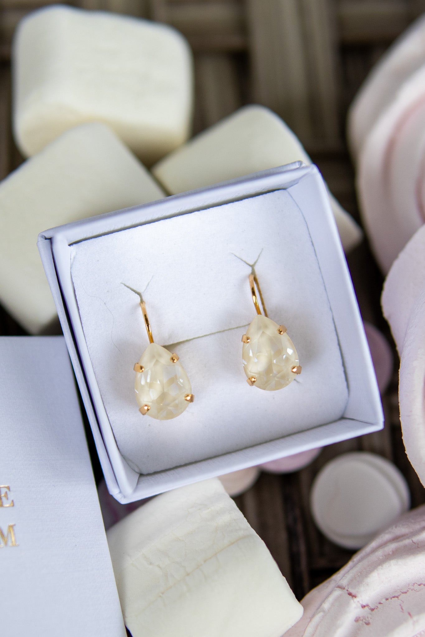 Mini Drop Clasp Earrings - linen ignite - Tilbehør - Helt Dilla AS