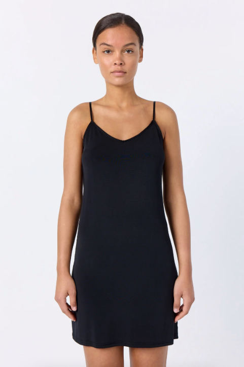 Caro 2 underkjole - svart - Singlet, Topper & T-skjorter - Helt Dilla AS