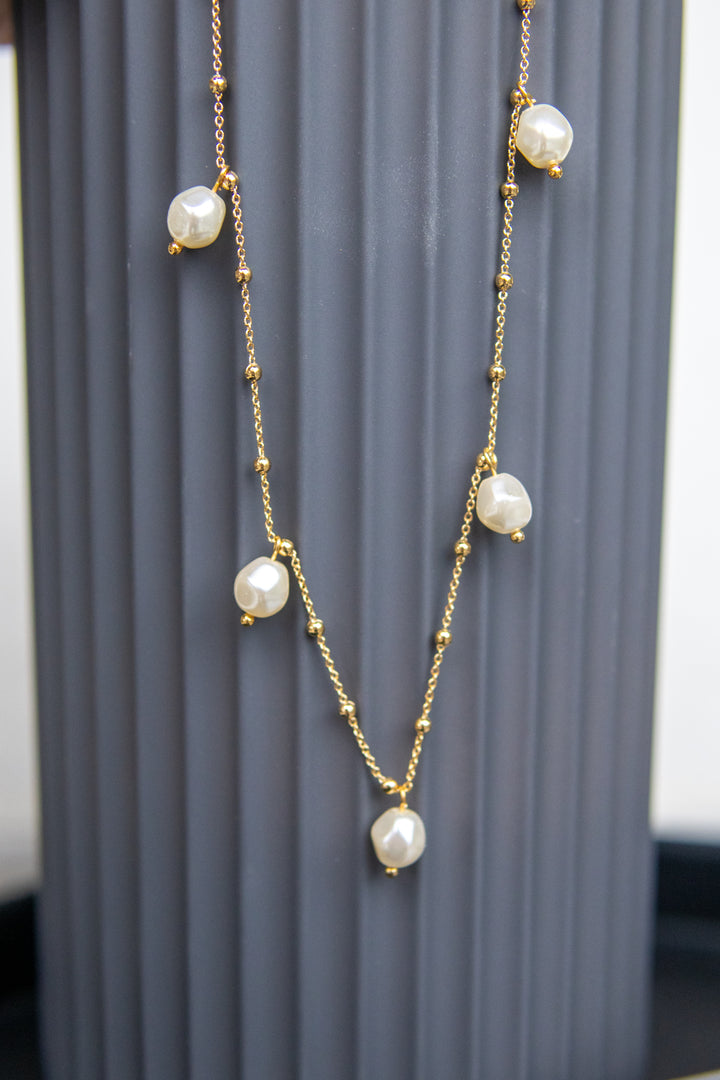 Emmy pearl necklace gold