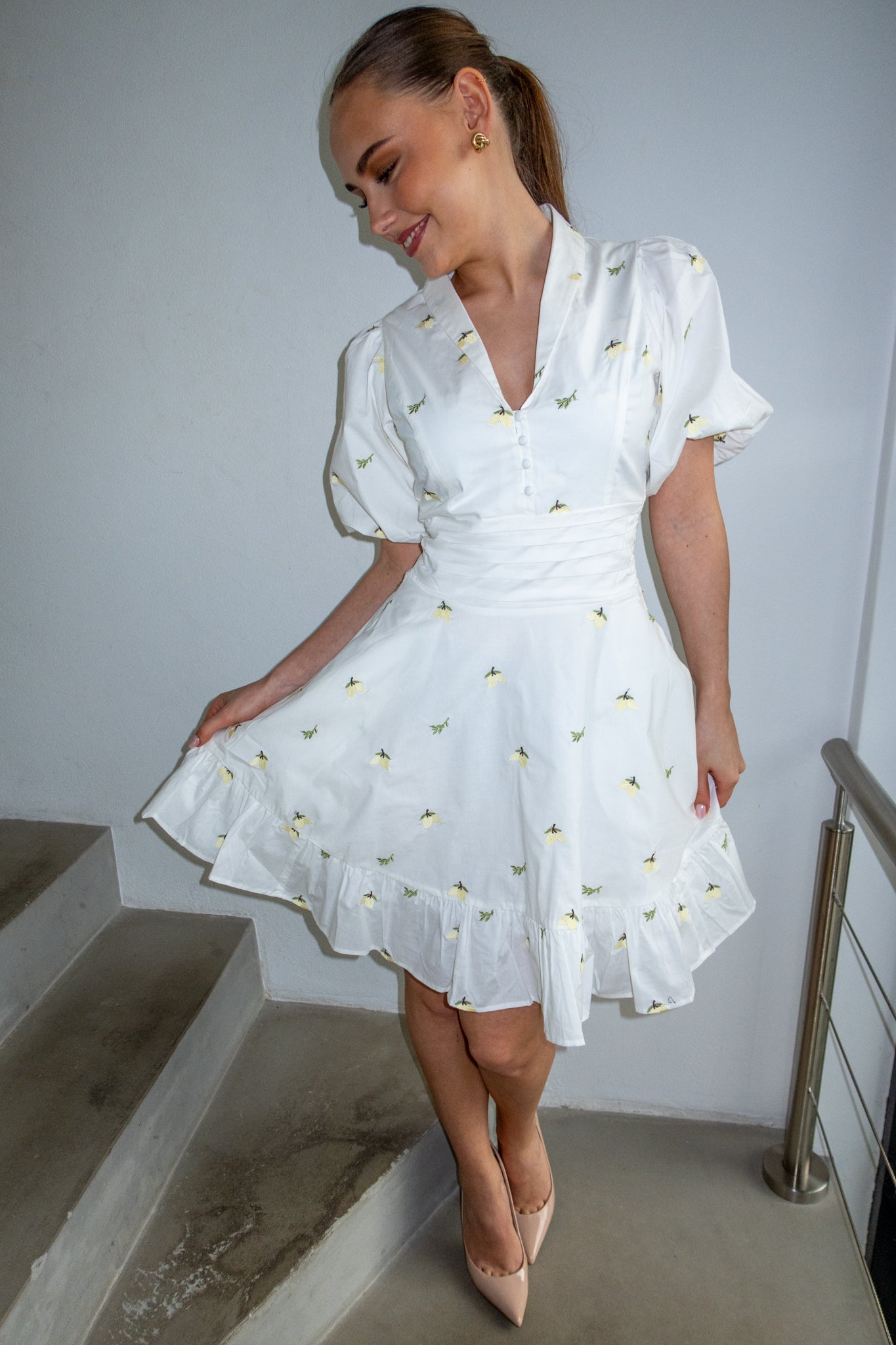 Makayla dress - hvit med lemon - Kjoler - Helt Dilla AS