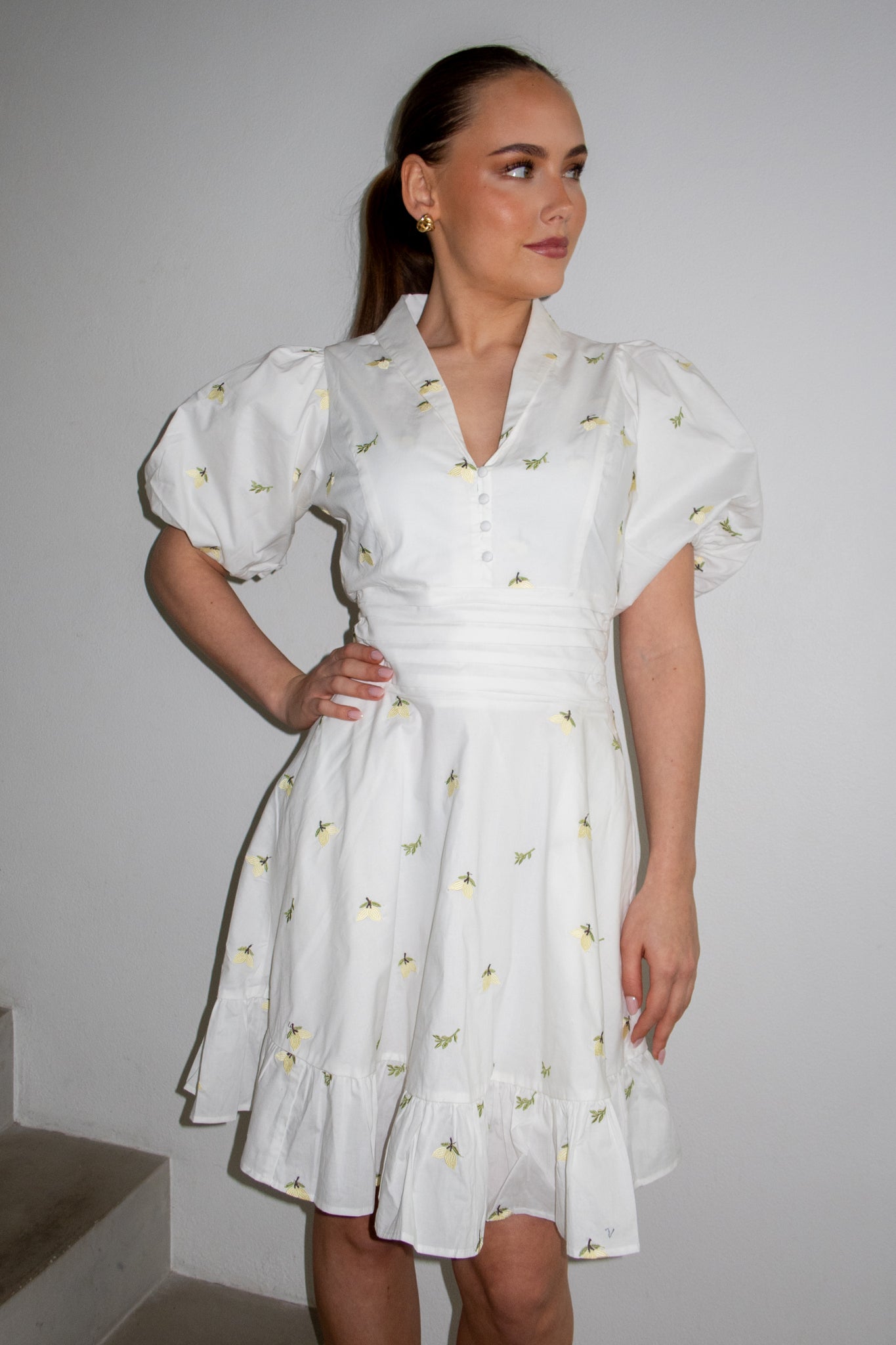 Makayla dress - hvit med lemon - Kjoler - Helt Dilla AS