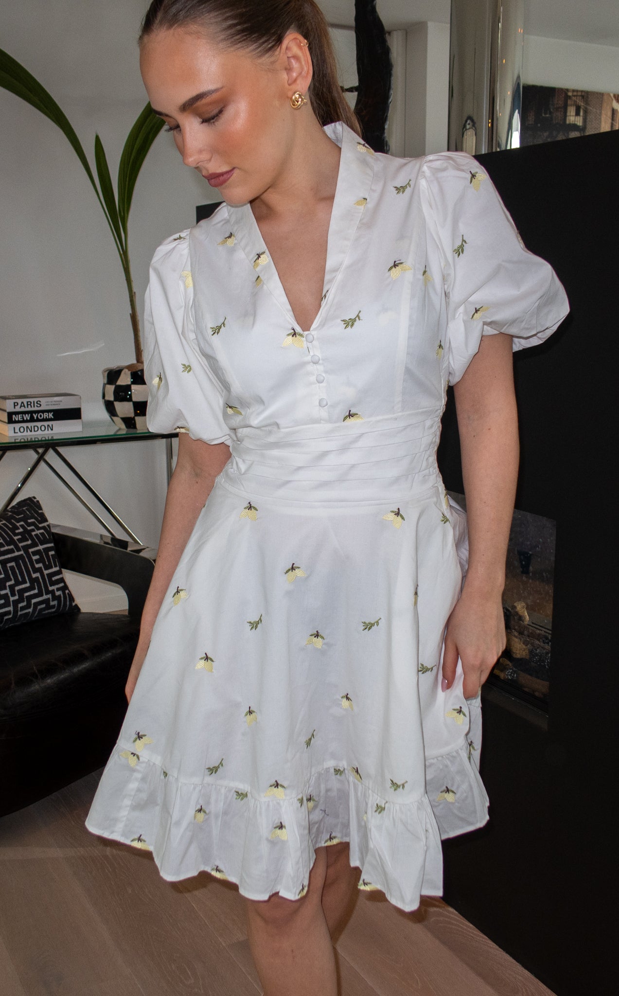 Makayla dress - hvit med lemon - Kjoler - Helt Dilla AS