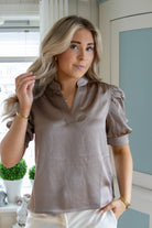 Roella Heavy Sateen Blouse - Dark Taupe - Bluser - Helt Dilla AS
