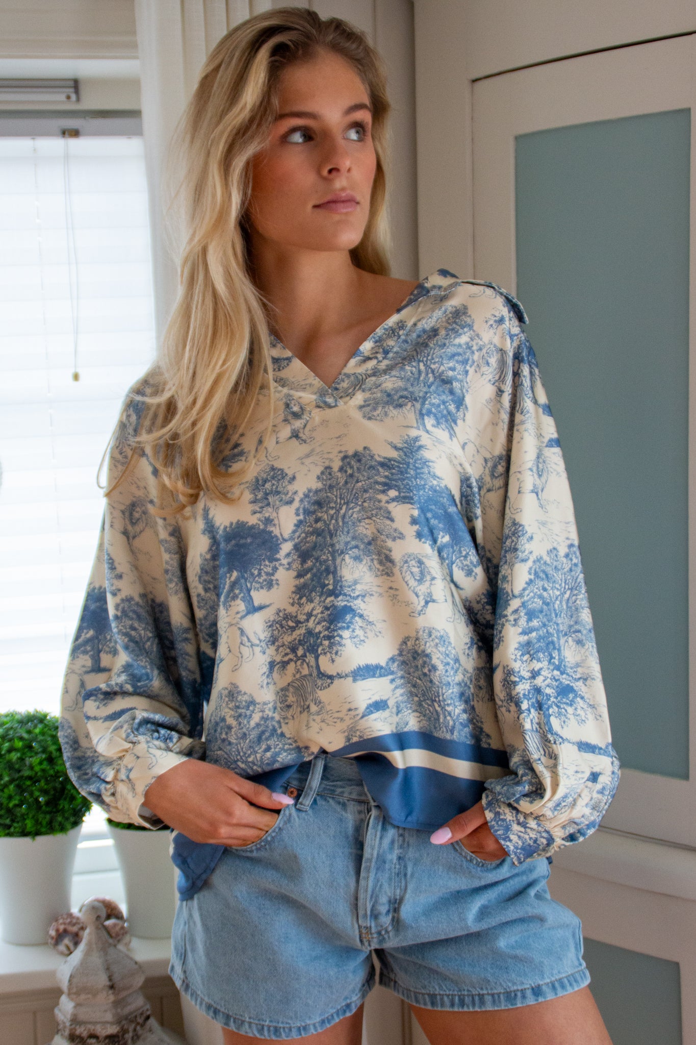 Print Bluse med krage - Blå - Bluser - Helt Dilla AS