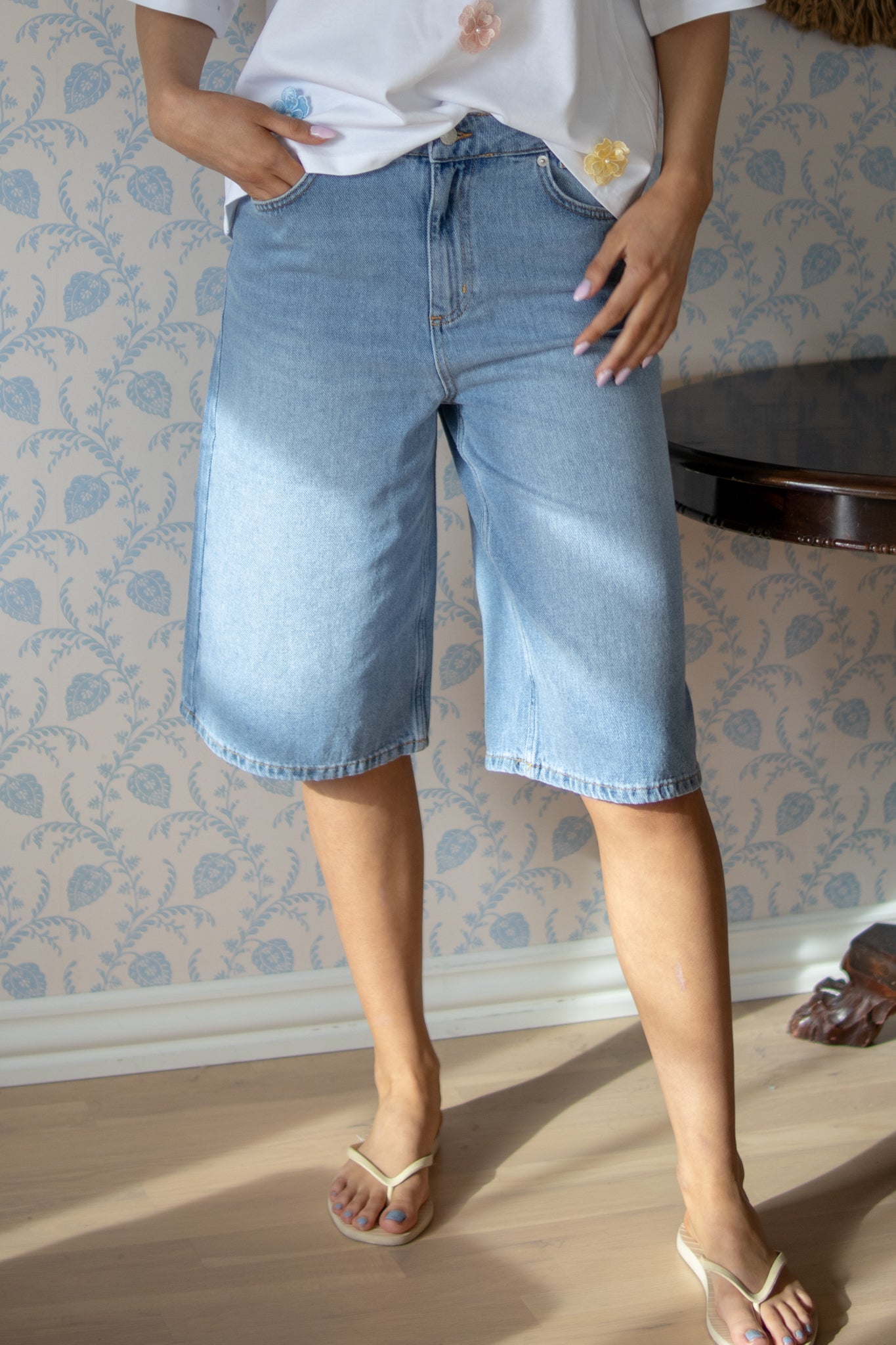 CM Anora Bermuda Shorts - Light Blue Denim - Shorts - Helt Dilla AS