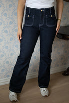 Miss Bon Jeans - Mørk Denim Hvit Søm - Bukser - Helt Dilla AS