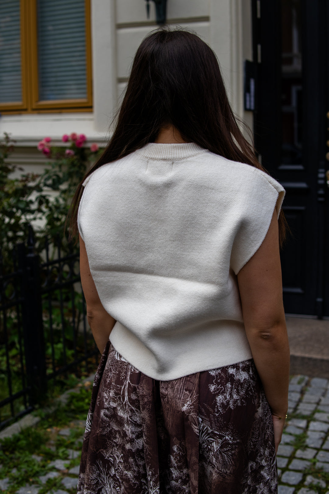 Kort Vest Med Knapper - Kremhvit - Vest - Helt Dilla AS