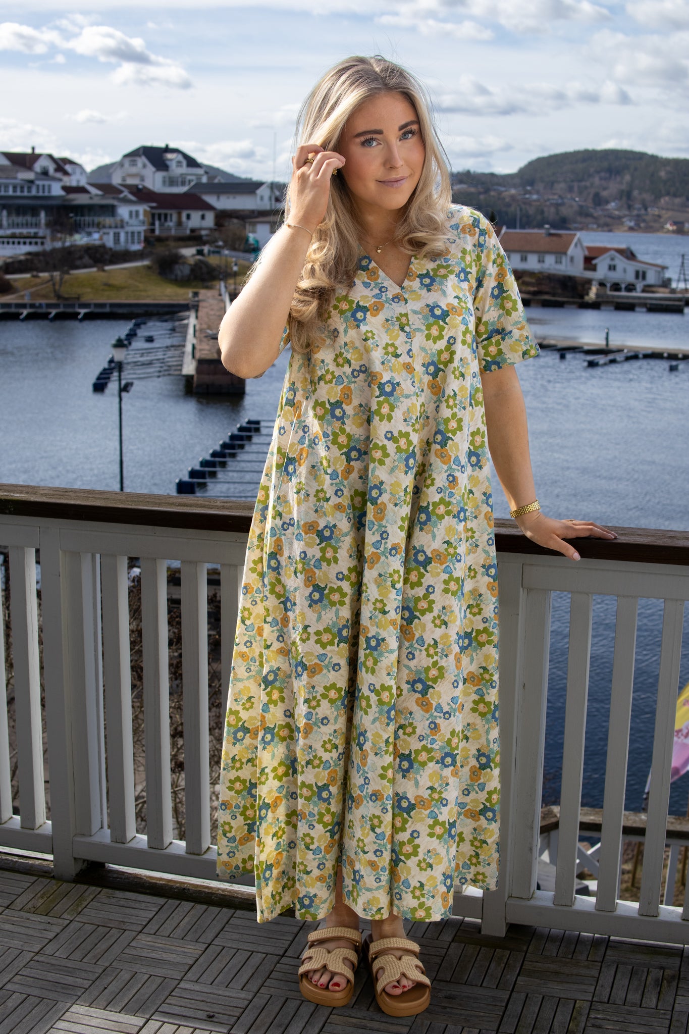 Eva Flower Print Flower Dress - Fargemix - Kjoler - Helt Dilla AS