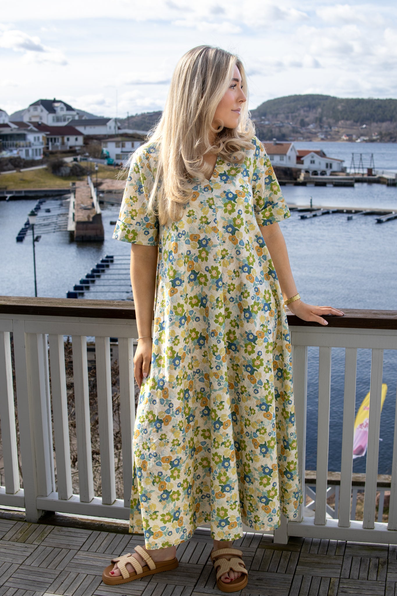 Eva Flower Print Flower Dress - Fargemix - Kjoler - Helt Dilla AS