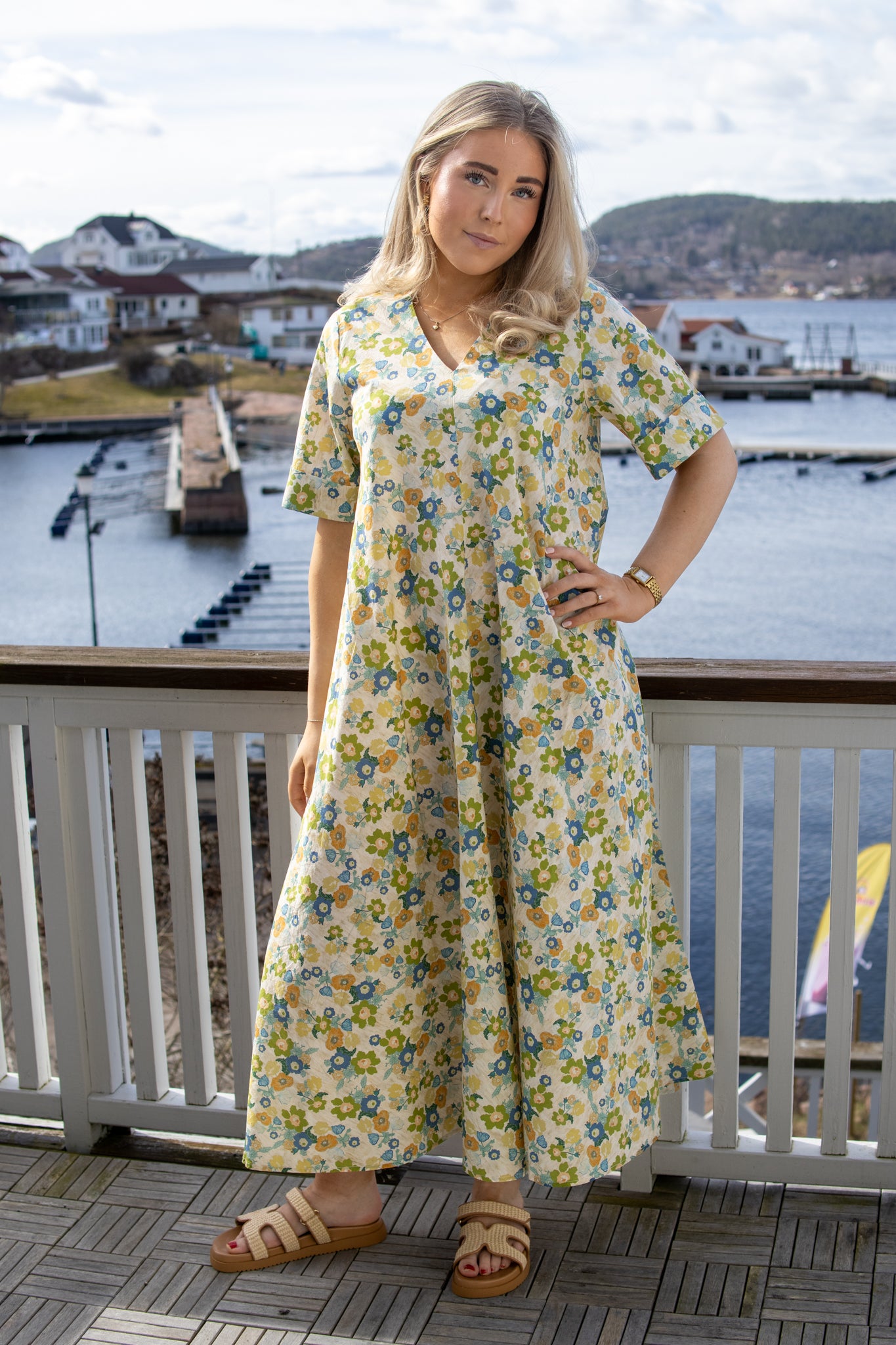 Eva Flower Print Flower Dress - Fargemix - Kjoler - Helt Dilla AS