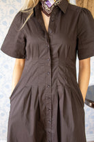 Baia Poplin Dress - Chocolate Brown - Kjoler - Helt Dilla AS