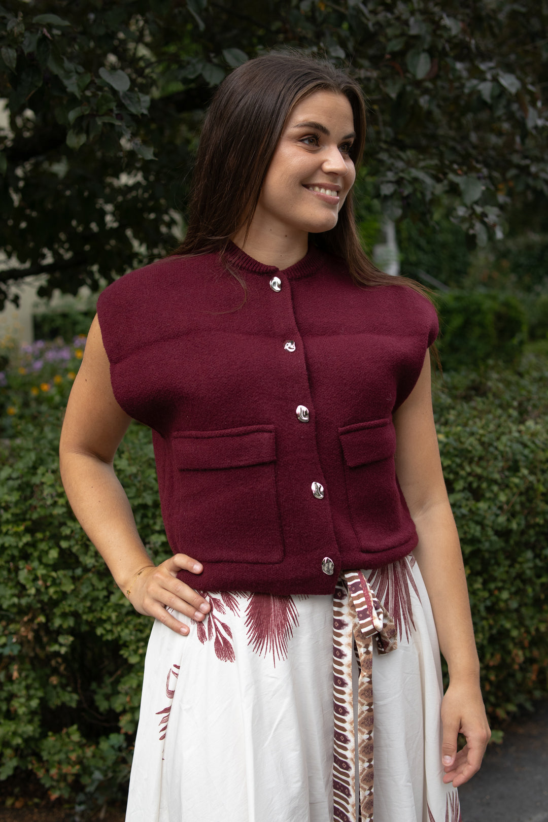Kort Vest Med Knapper - Bordeaux - Vest - Helt Dilla AS