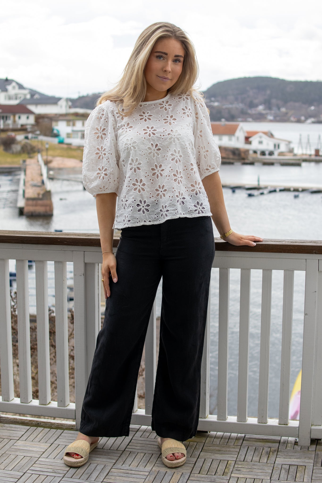Isabel Lace Blouse - White - Bluser - Helt Dilla AS