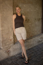 Joy bermuda utility - Pebble - Shorts - Helt Dilla AS