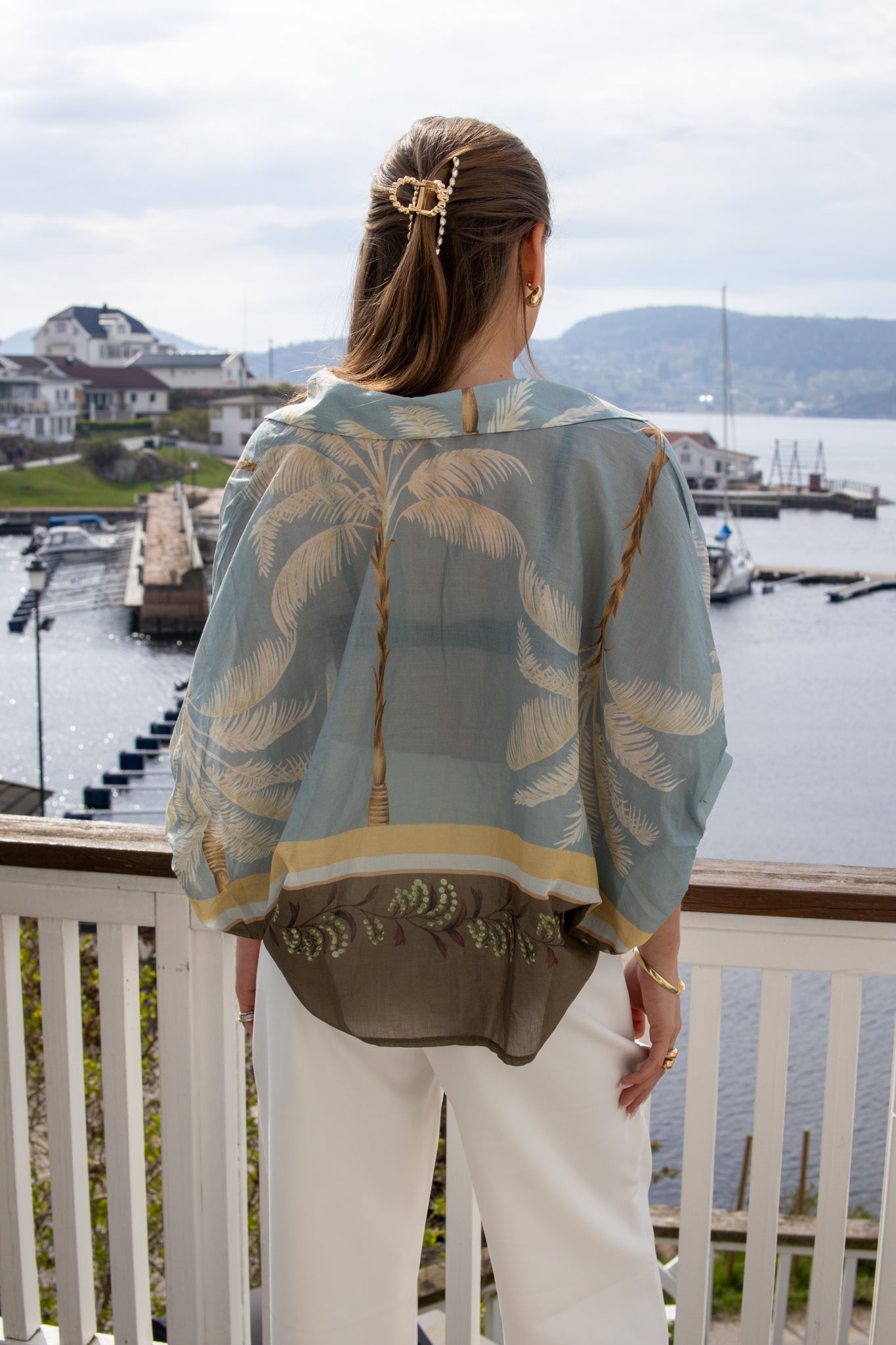 Transparent Blouse With Beach Print - Glacier Blue - Bluser - Helt Dilla AS