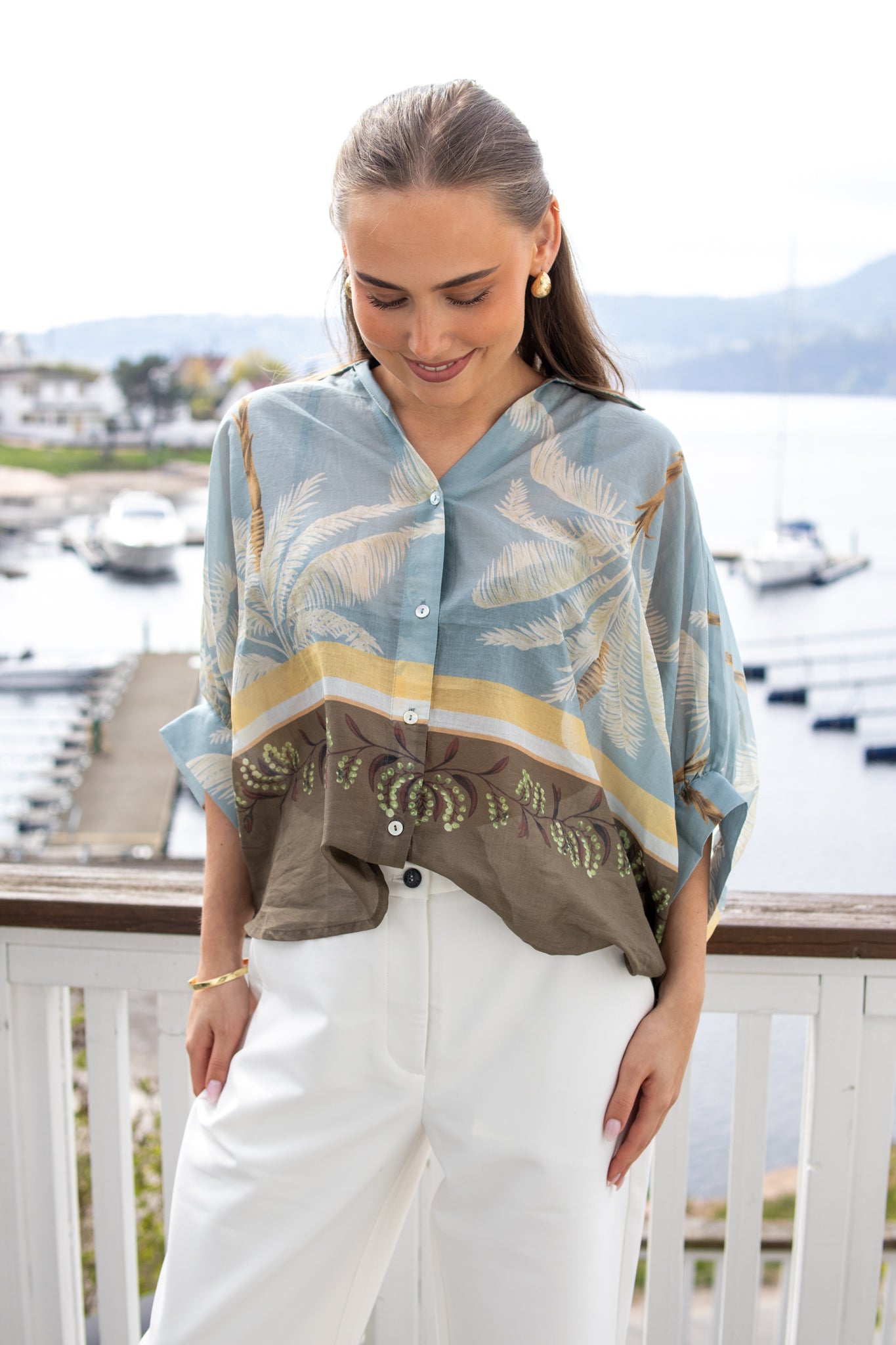 Transparent Blouse With Beach Print - Glacier Blue - Bluser - Helt Dilla AS