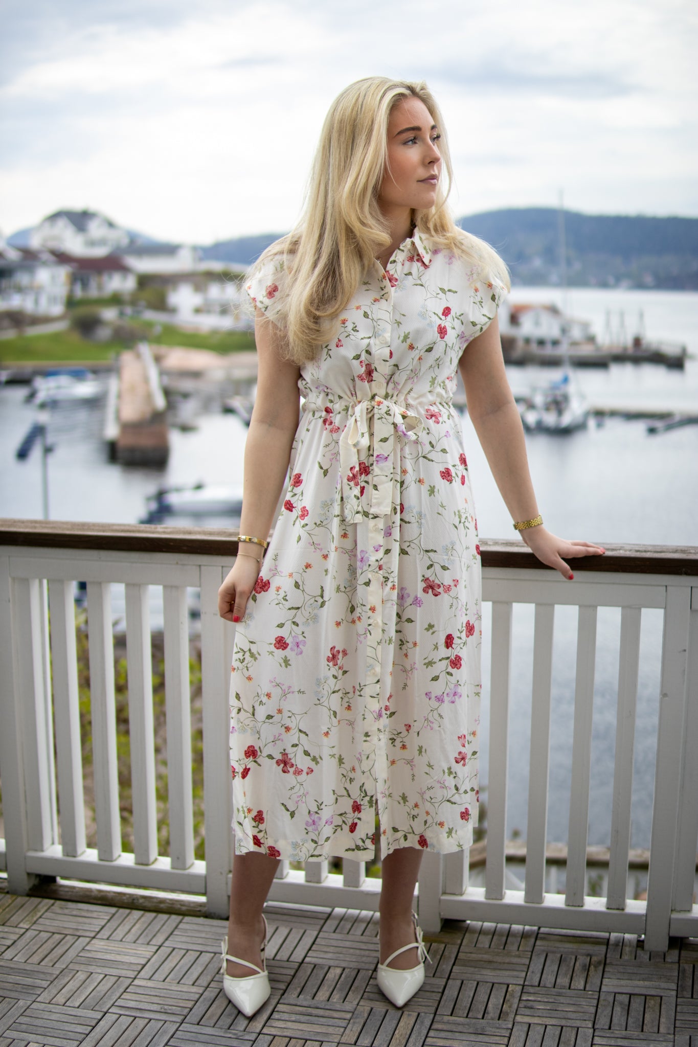 Yasasina midi belt dress - pristine/botaiia - Kjoler - Helt Dilla AS