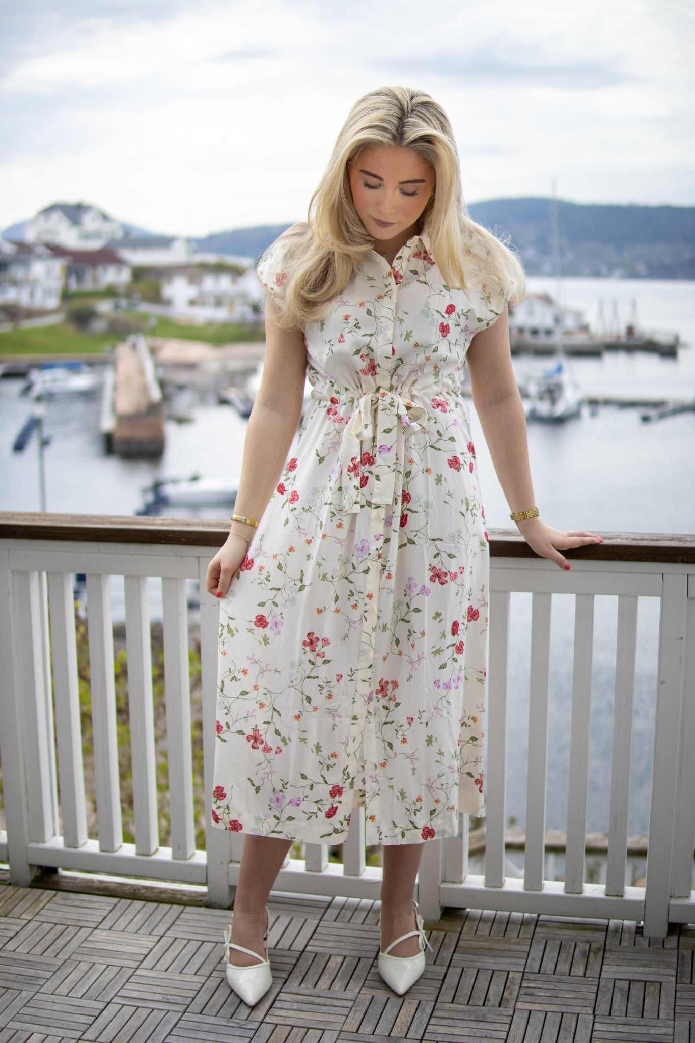 Yasasina midi belt dress - pristine/botaiia - Kjoler - Helt Dilla AS