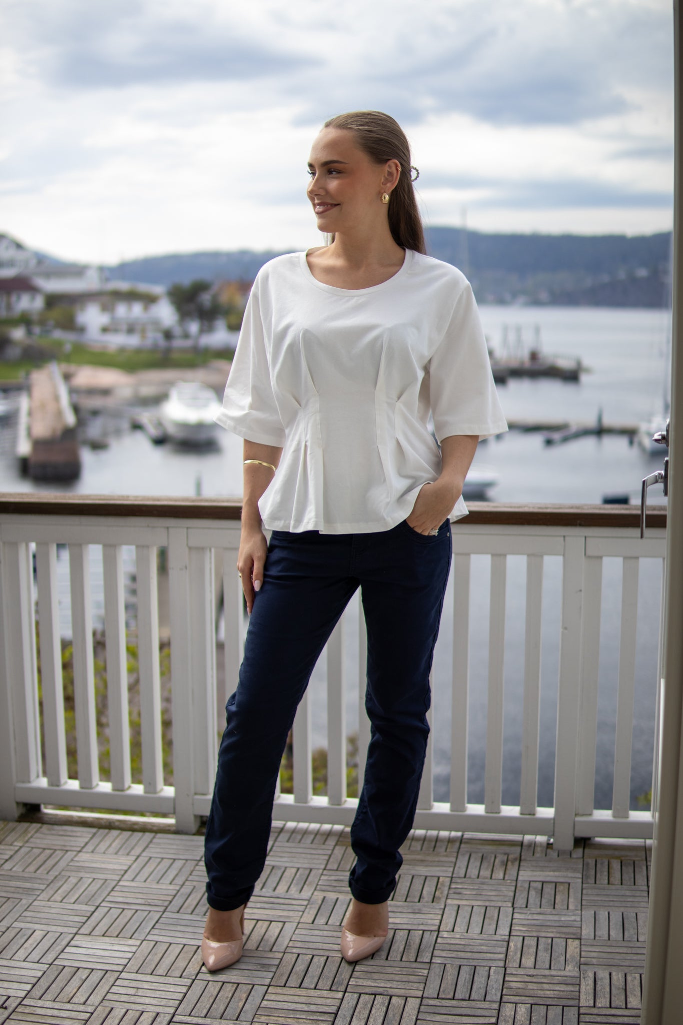FEMININE JERSEY T-SHIRT - White - T-skjorter - Helt Dilla AS
