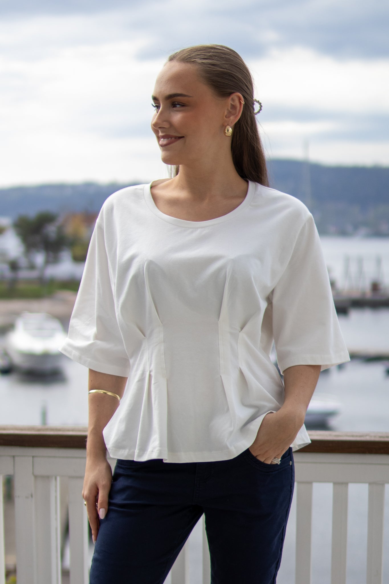 FEMININE JERSEY T-SHIRT - White - T-skjorter - Helt Dilla AS