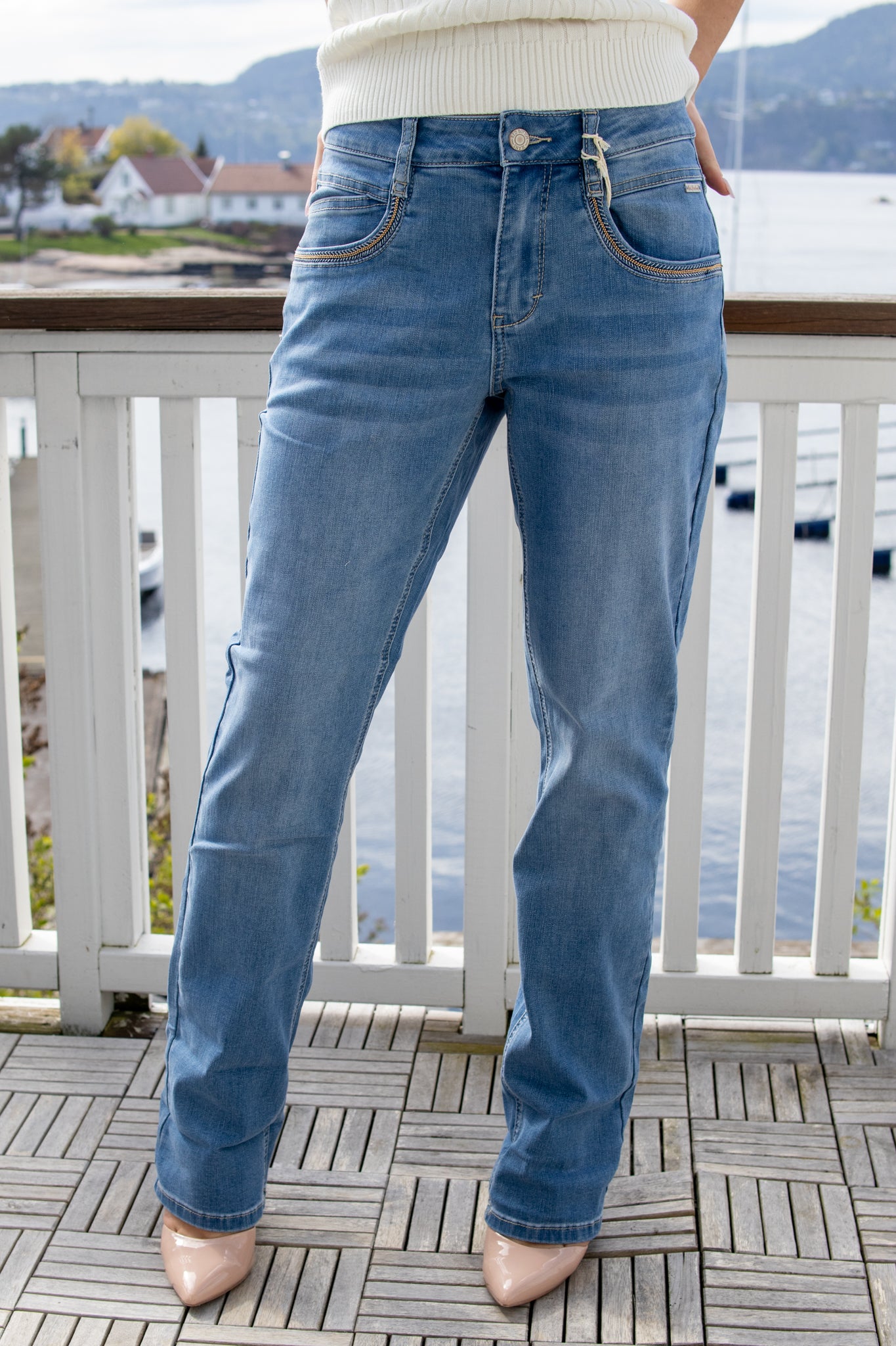 Kate Denim Embroid Pockets - Stone Used - Jeans - Helt Dilla AS
