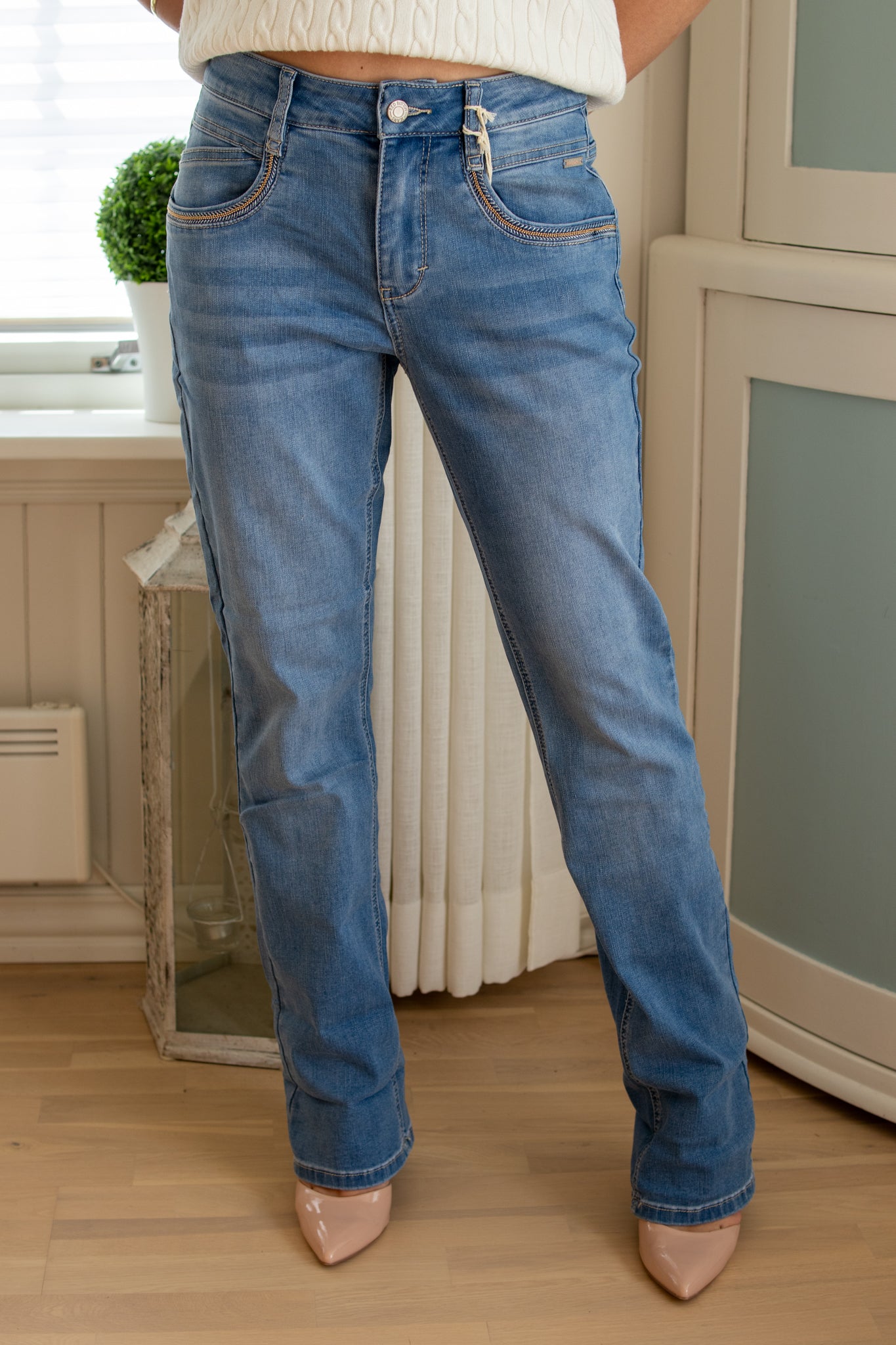 Kate Denim Embroid Pockets - Stone Used - Jeans - Helt Dilla AS