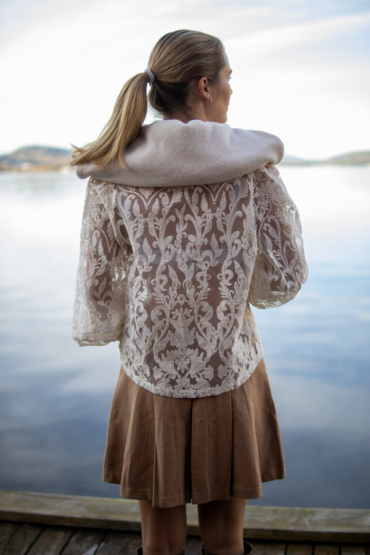 Sheer Lace Blouse - Ivory - Bluser - Helt Dilla AS