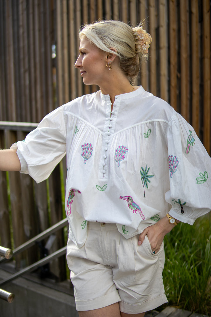 Hawaian shirt - white/multi embroidery - Bluser - Helt Dilla AS