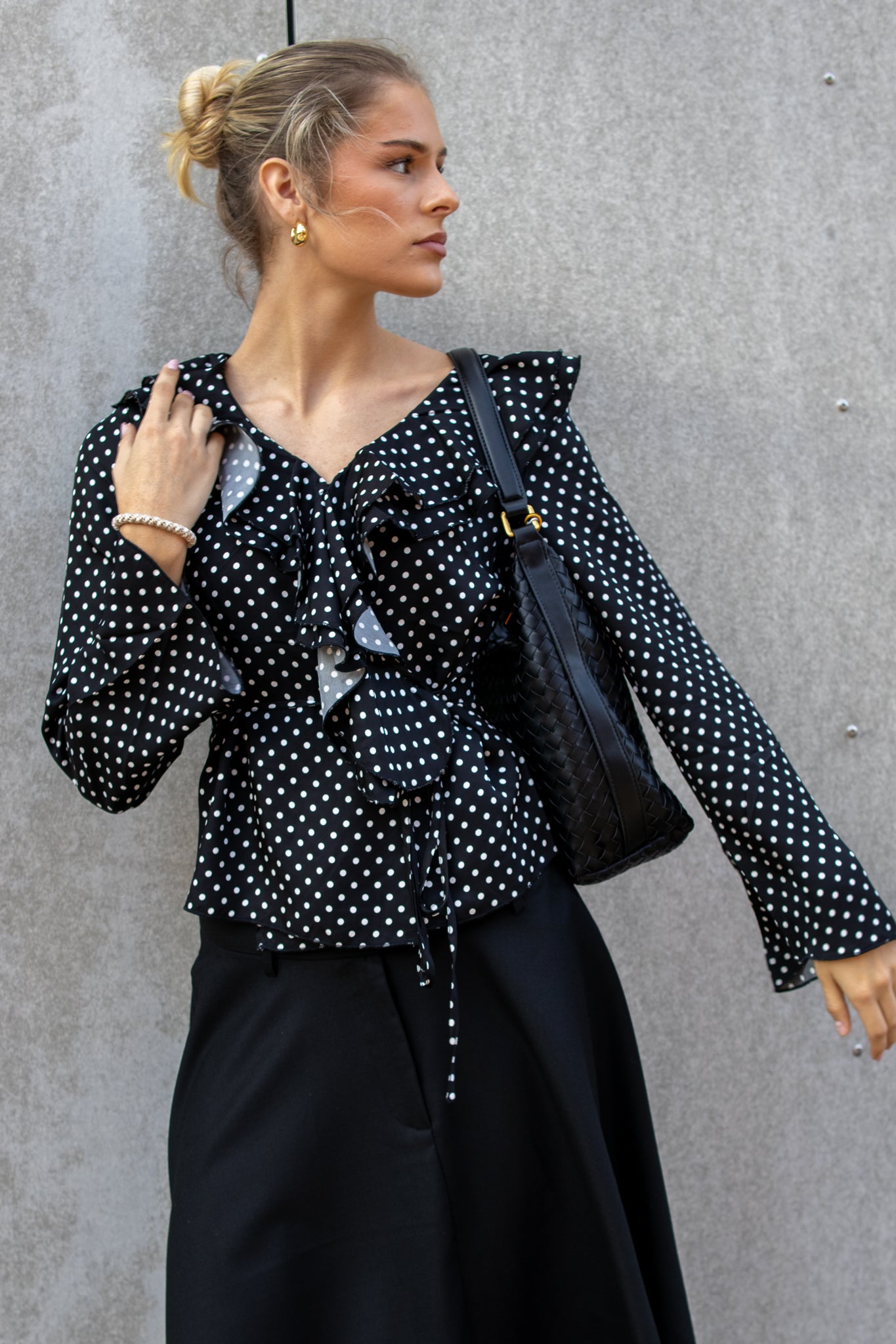 Honey dots bluse - sort/hvit prikker - Bluser - Helt Dilla AS
