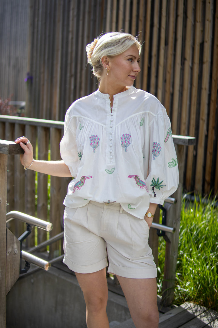Hawaian shirt - white/multi embroidery - Bluser - Helt Dilla AS