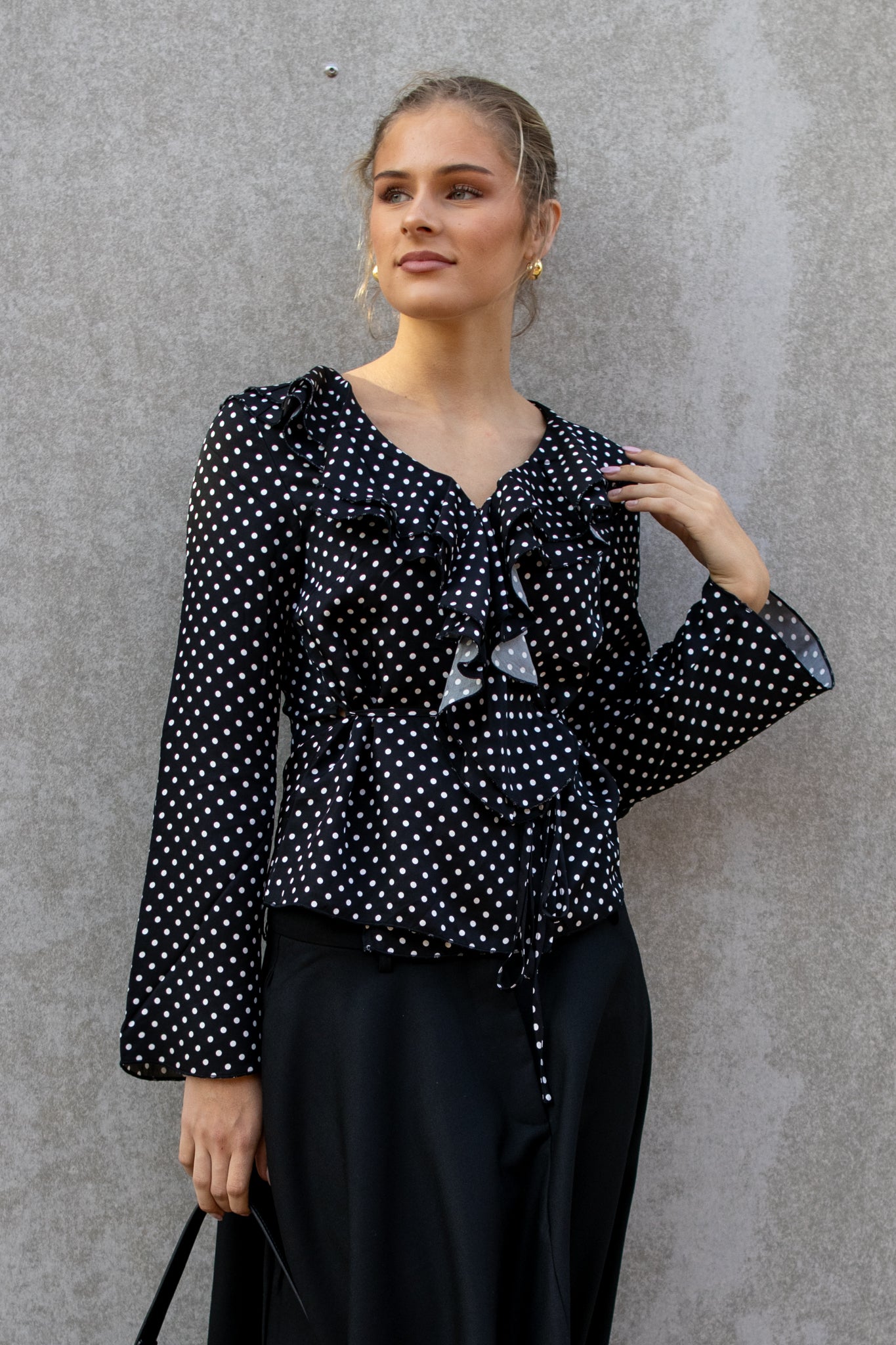 Honey dots bluse - sort/hvit prikker - Bluser - Helt Dilla AS