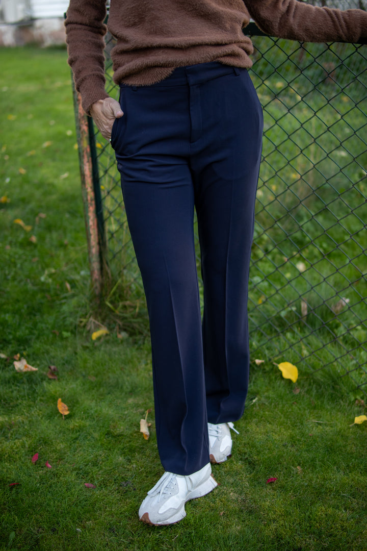 Veta Adian Bootcut pant - Marine Blue - Bukser - Helt Dilla AS