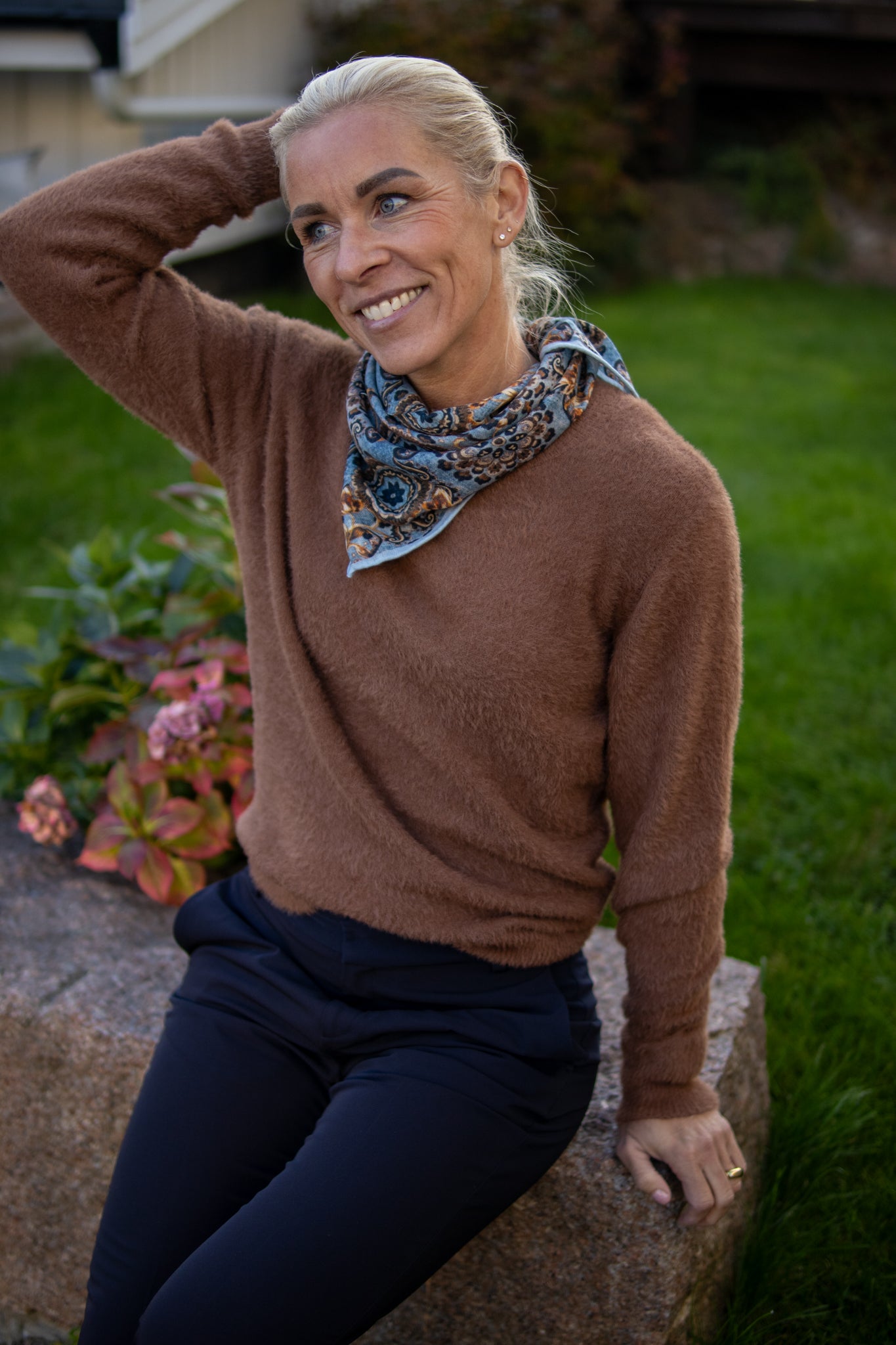 Flyffy Sweater - Mid Brown - Genser - Helt Dilla AS