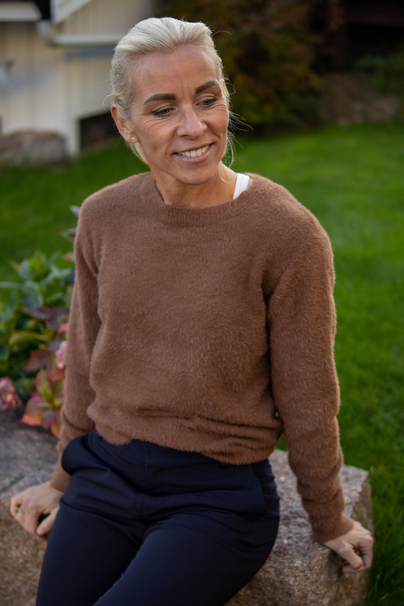 Flyffy Sweater - Mid Brown - Genser - Helt Dilla AS