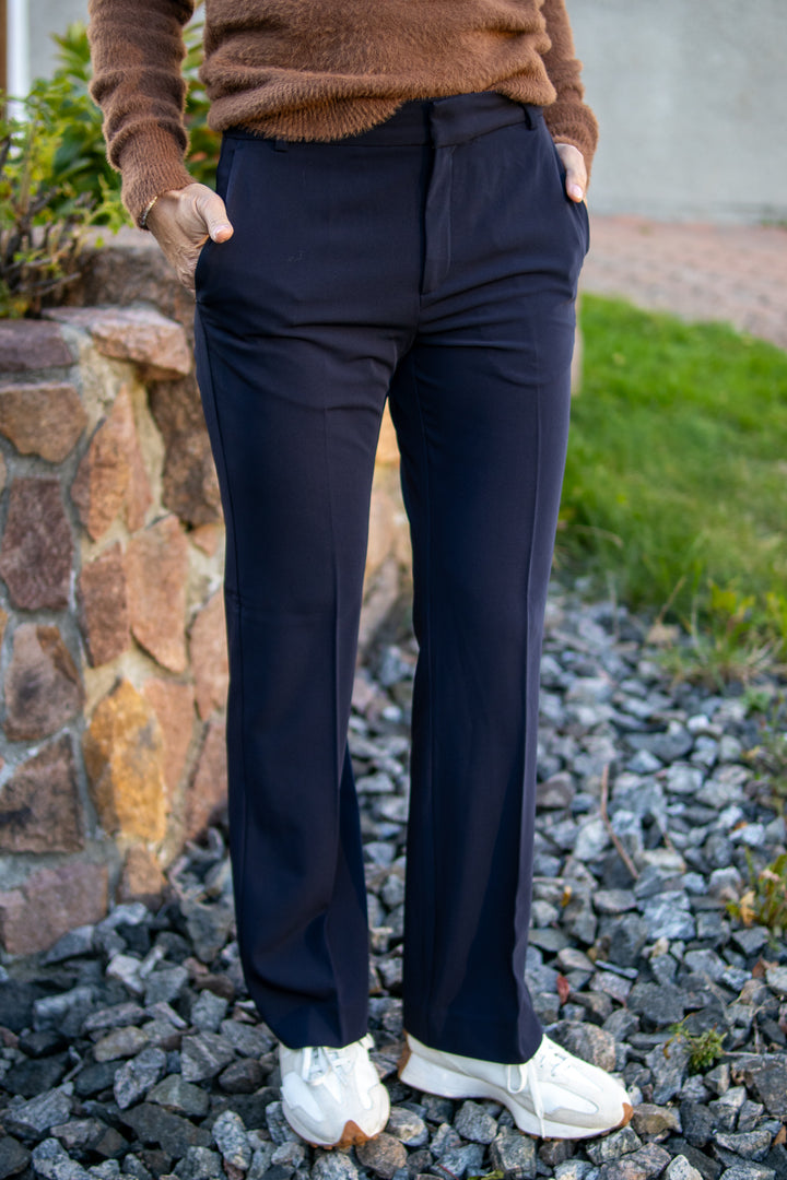 Veta Adian Bootcut pant - Marine Blue - Bukser - Helt Dilla AS
