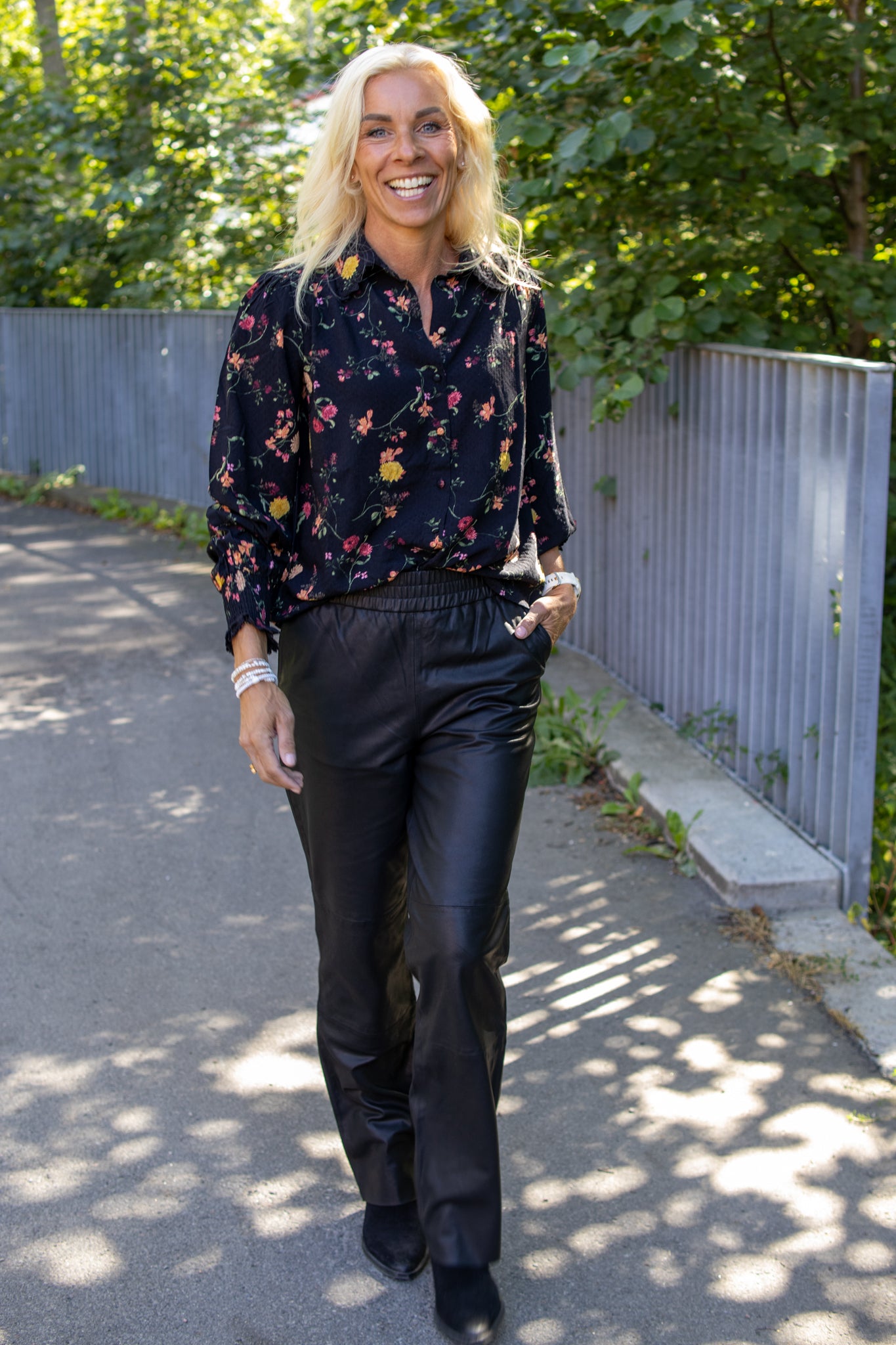 Sophie skinnbukse - svart - Bukser - Helt Dilla AS