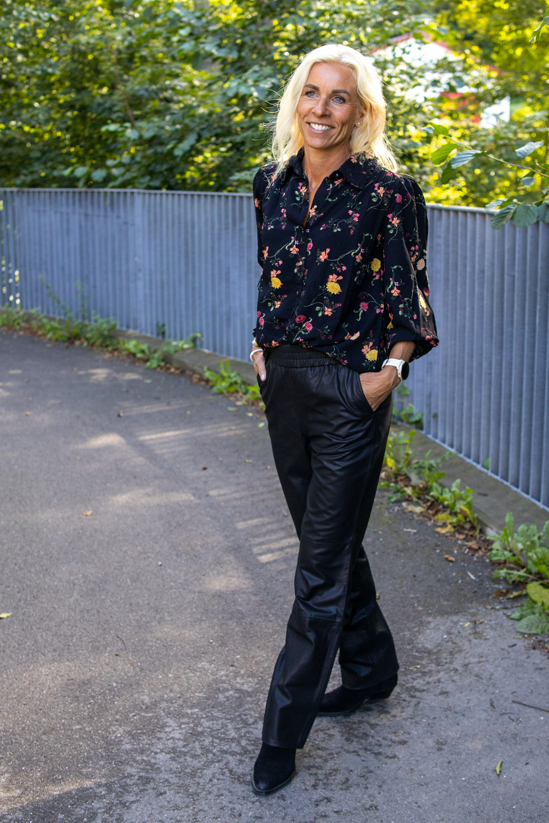 Sophie skinnbukse - svart - Bukser - Helt Dilla AS