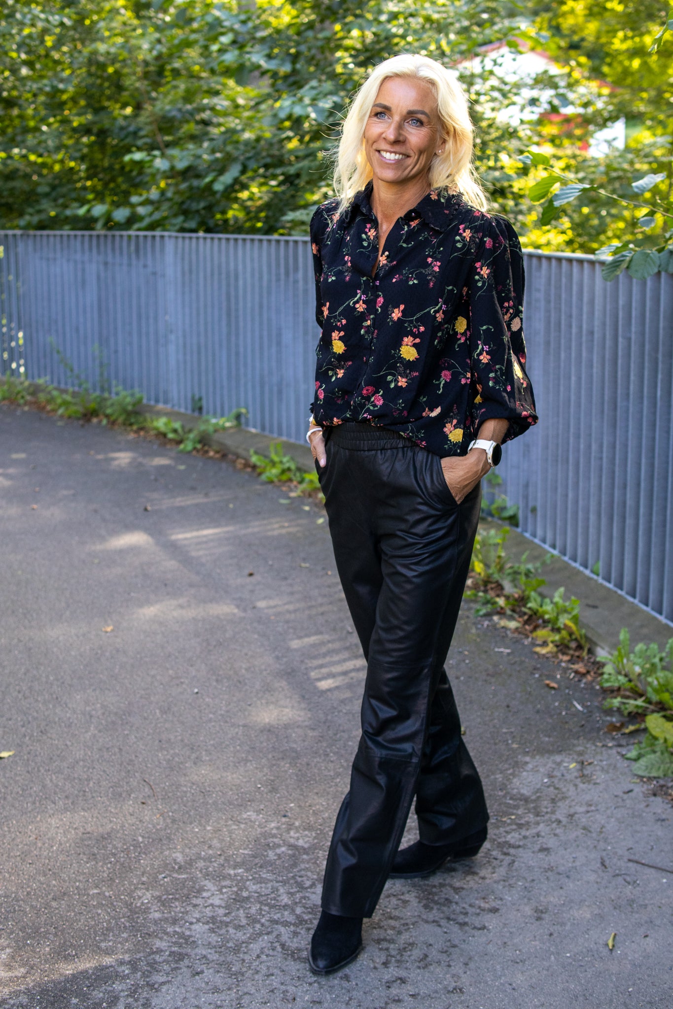 Sophie skinnbukse - svart - Bukser - Helt Dilla AS