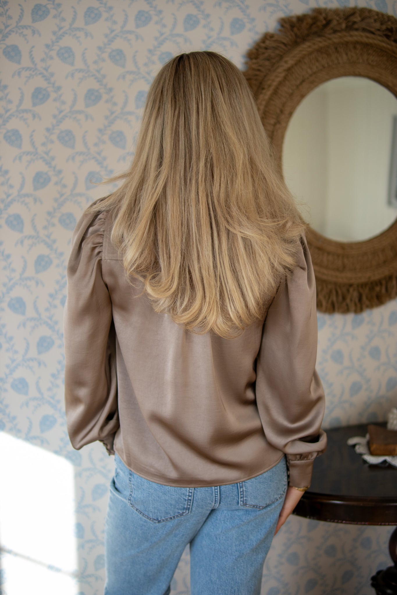 Rosslyn Heavy Sateen Blouse - Dark Taupe - Bluser - Helt Dilla AS