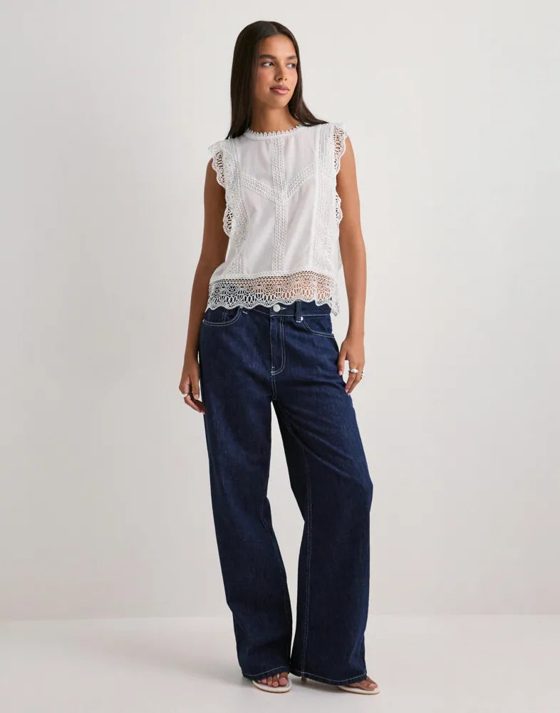 Samia Lace Top - white - Bluser - Helt Dilla AS