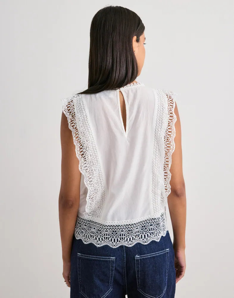 Samia Lace Top - white - Bluser - Helt Dilla AS