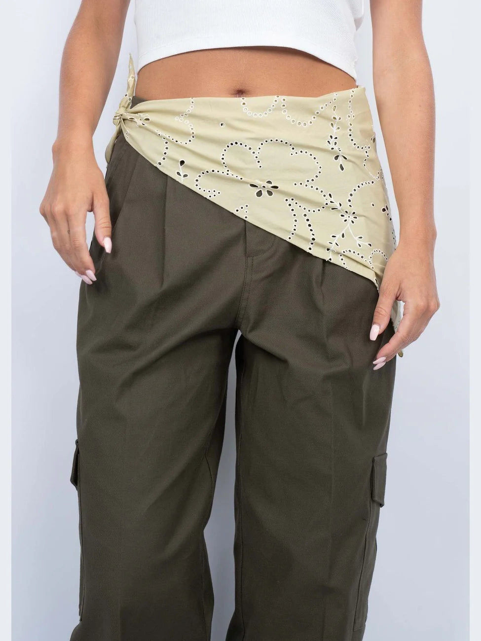 Floral Broderie Bandana Scarf - Pistachio - Tilbehør - Helt Dilla AS