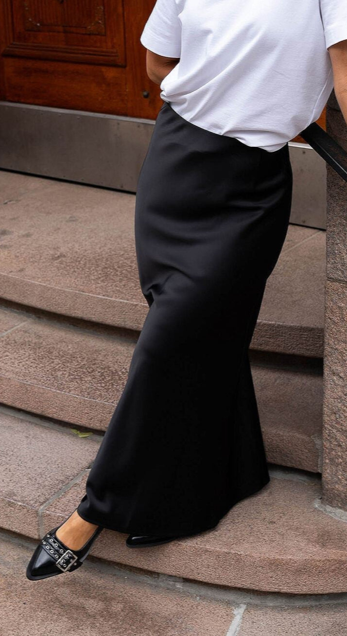 Pella hw Midi Skirt - Black