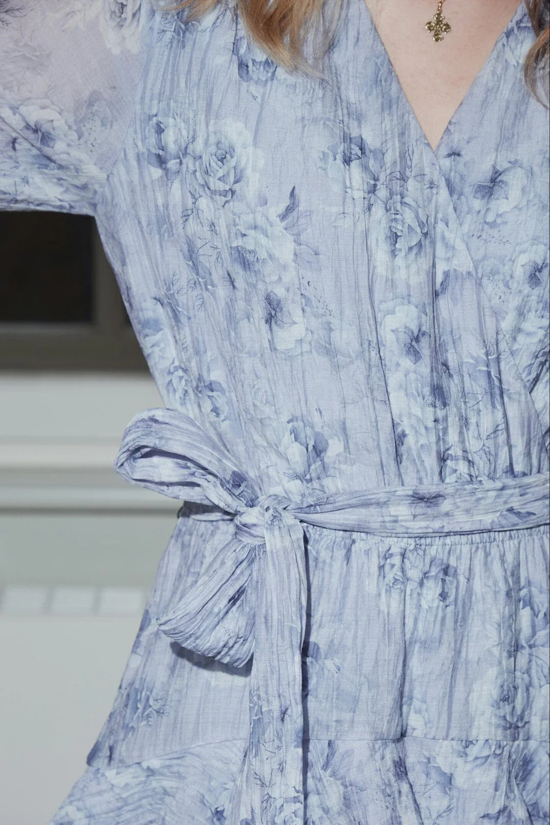 Denila crepe print  dress - dusty blue - Kjoler - Helt Dilla AS