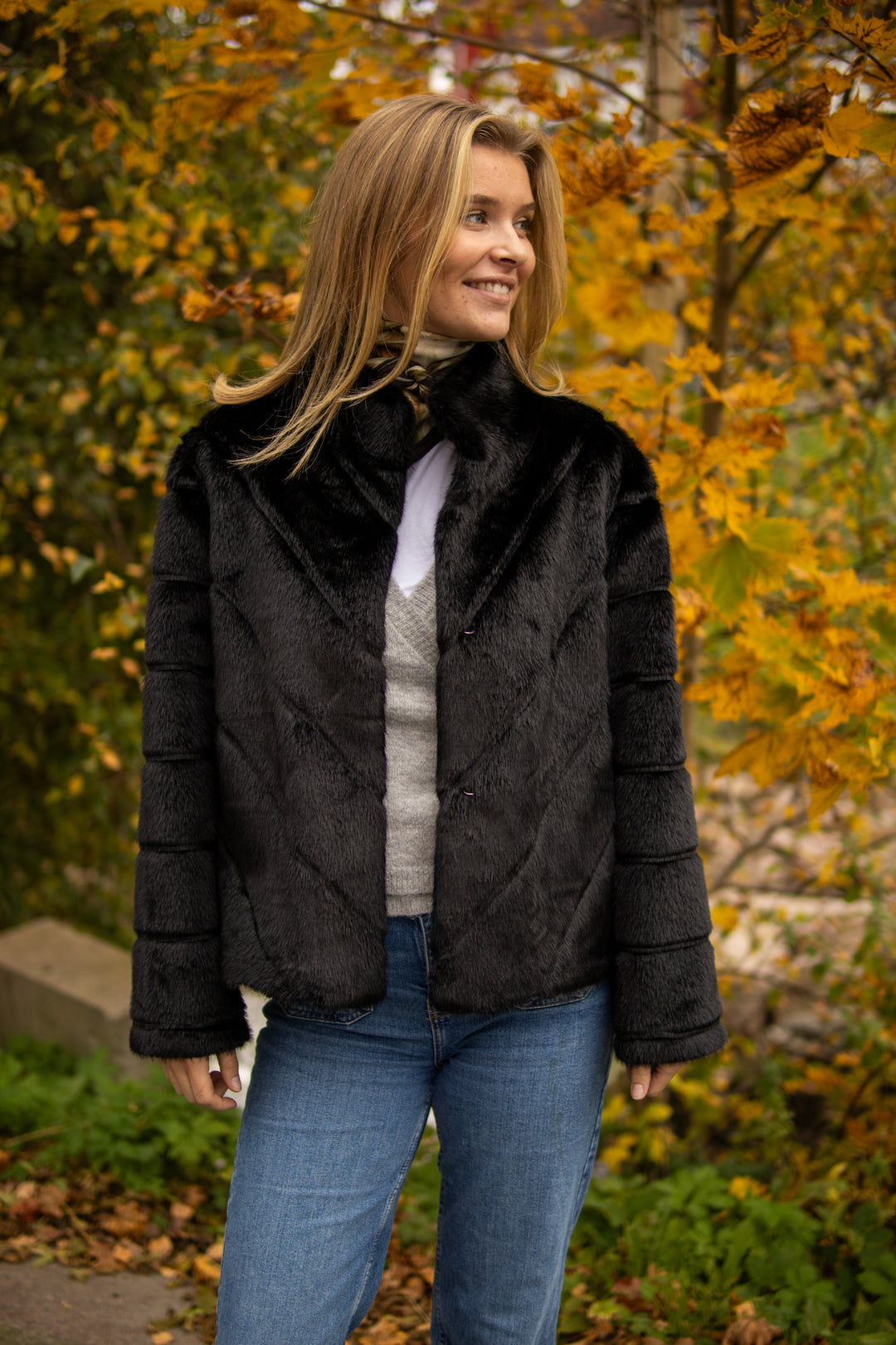 Sonja Fuskepels Jakke - Svart - Yttertøy - Helt Dilla AS