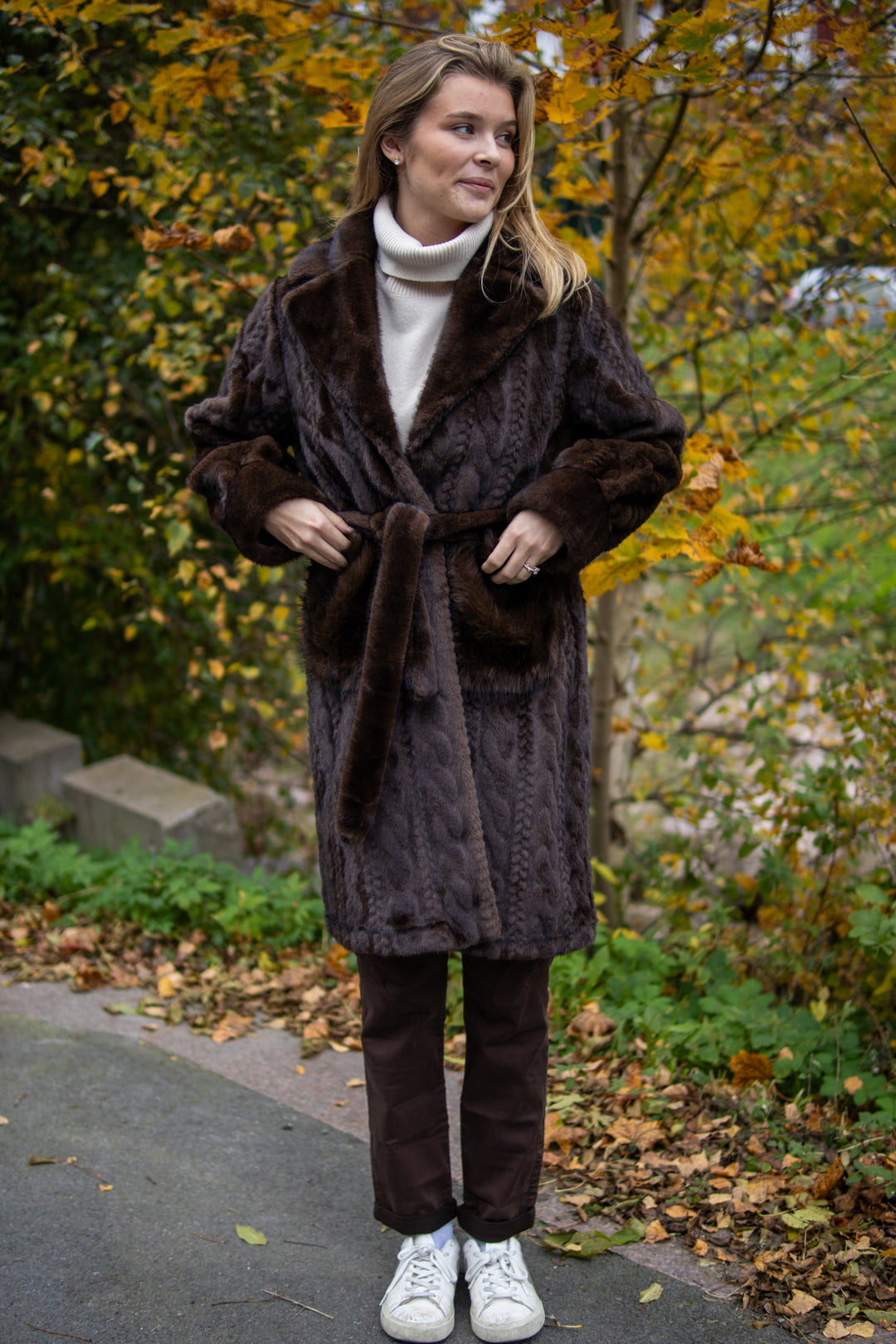 aspen fuskepels - mørk brun - Yttertøy - Helt Dilla AS