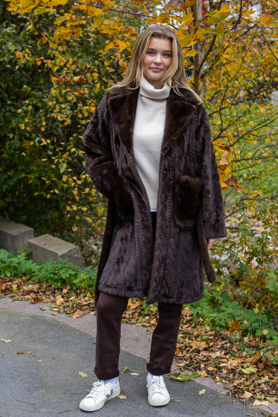 aspen fuskepels - mørk brun - Yttertøy - Helt Dilla AS