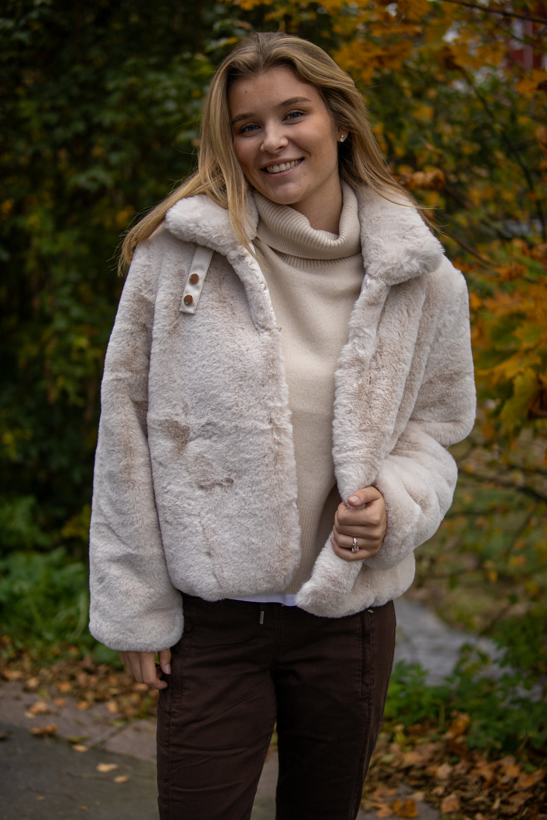 Winda fuskepelsjakke - Oyster Gray - Yttertøy pelsjakke - Helt Dilla AS