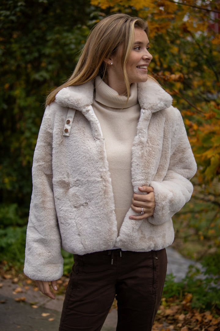 Winda fuskepelsjakke - Oyster Gray - Yttertøy pelsjakke - Helt Dilla AS