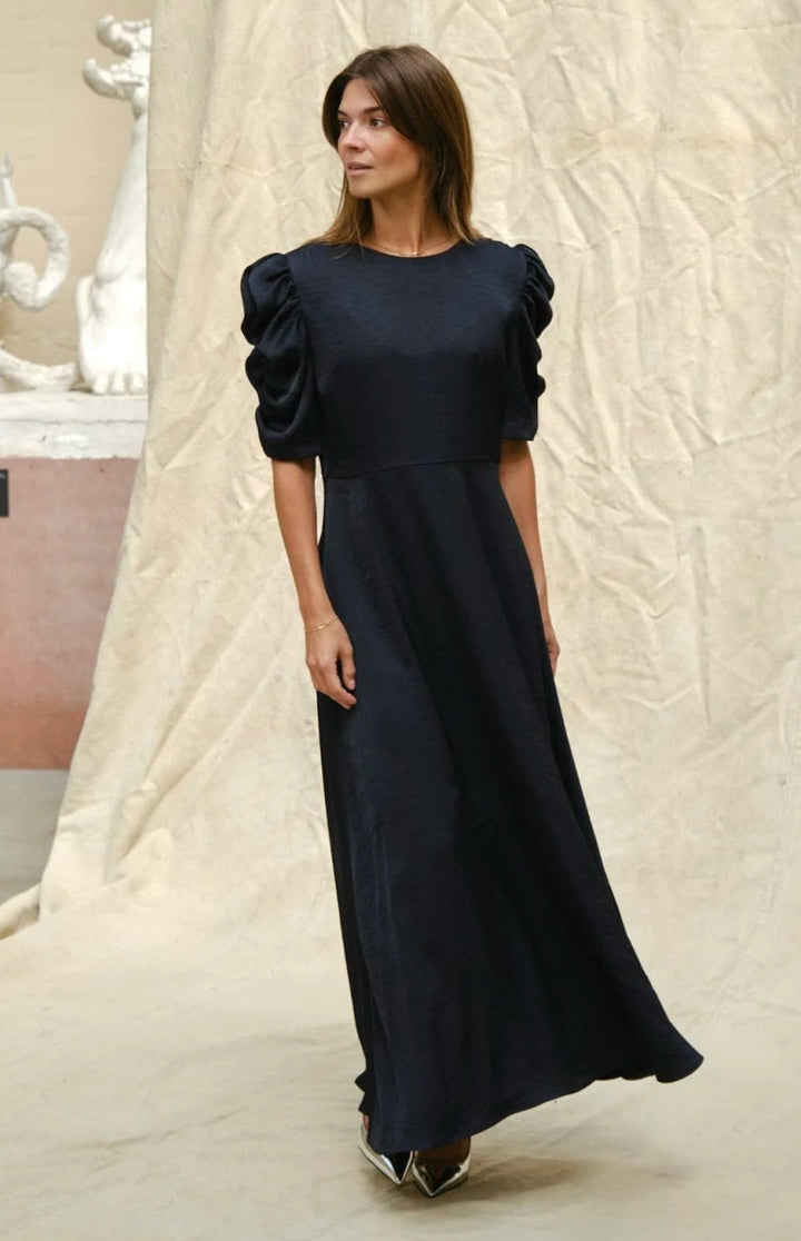 Benuit Solid Dress - Navy - Kjoler - Helt Dilla AS